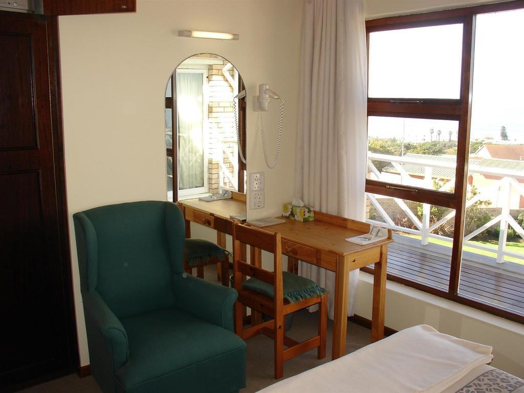 On The Bay Guesthouse Kruisfontein Oda fotoğraf