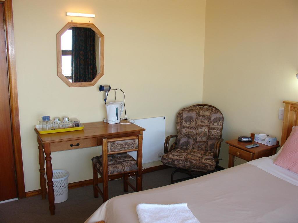 On The Bay Guesthouse Kruisfontein Oda fotoğraf